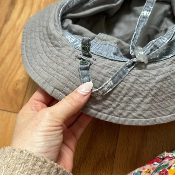 Dozer Hawaiian Print Boys Bucket Hat in Ryder Gray - Picture 4 of 5